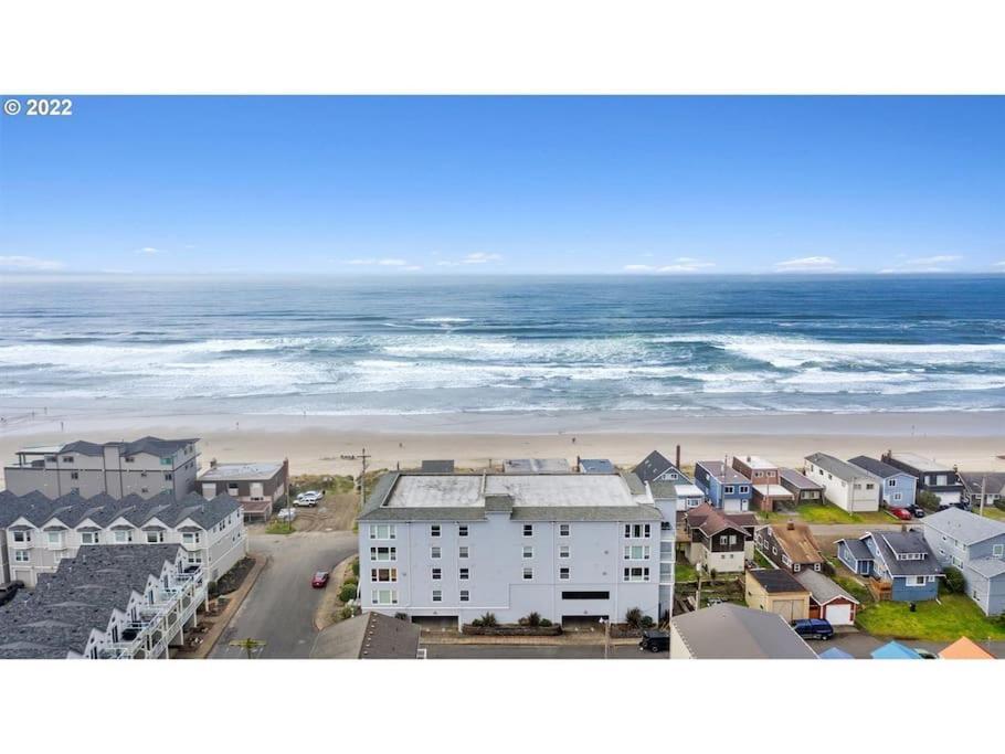 Rockaway Oceanview Condo,Steps To The Beach & Downtown,W&D, Wifi Rockaway Beach Extérieur photo